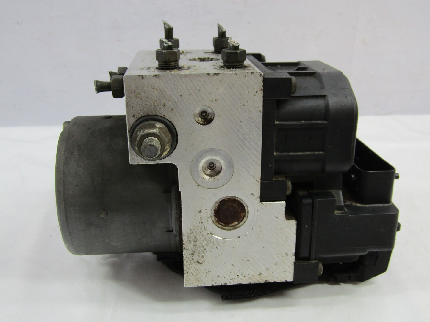 2004 Subaru Impreza Outback ABS Pump Anti-Lock Brake System 27534FE170 OEM
