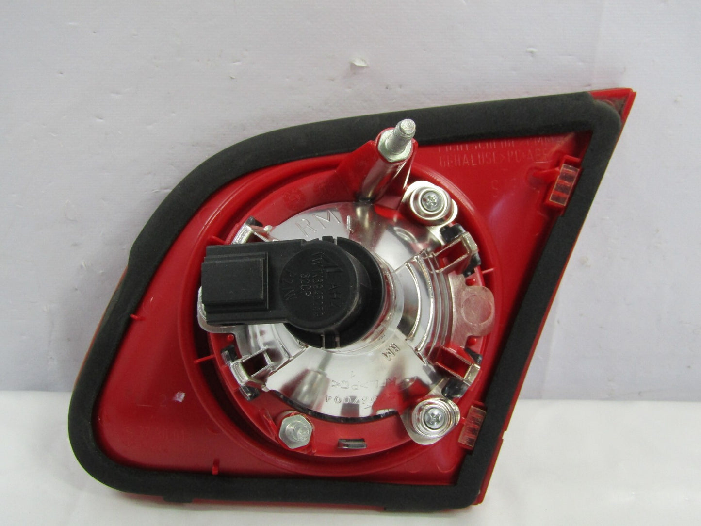 2006-2010 Volkswagen Vw Passat Left Inner Led Tail Light Used OEM