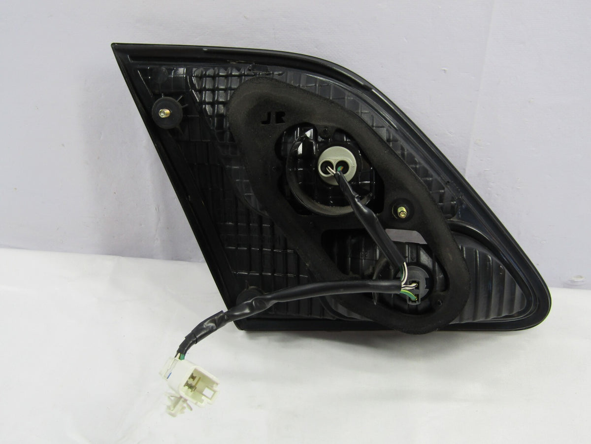 2002-2004 Lexus ES300 Right Inner Tail Light Brake Light OEM 81671-33170