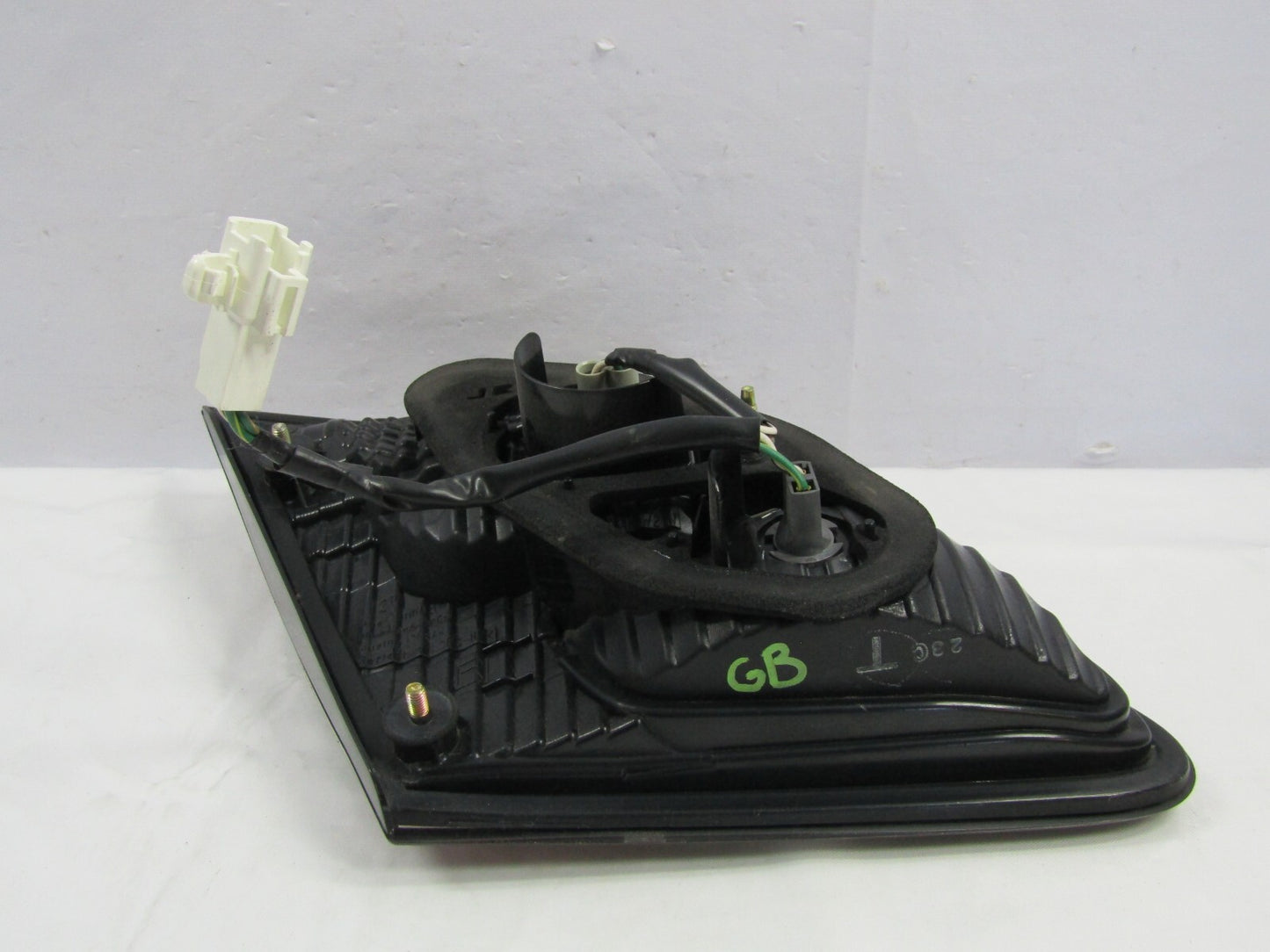2002-2004 Lexus ES300 Right Inner Tail Light Brake Light OEM