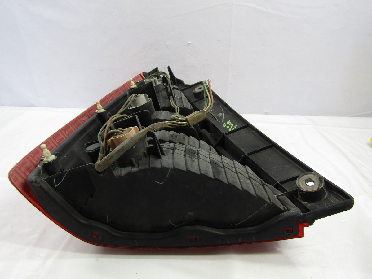 2003-2005 Subaru Forester Right Tail Light Assembly OEM 84201SA020