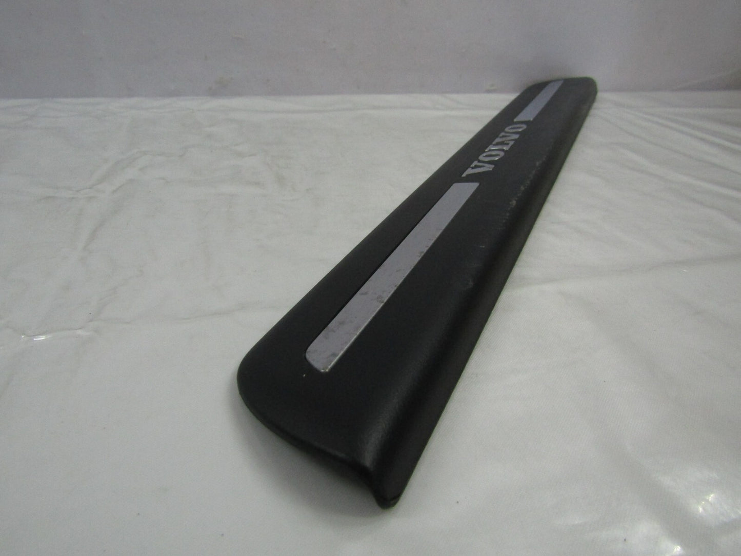 2005-2007 Volvo V50 T5 Door Sill Foot Panel Trim Scuff Plate 08622671 OEM