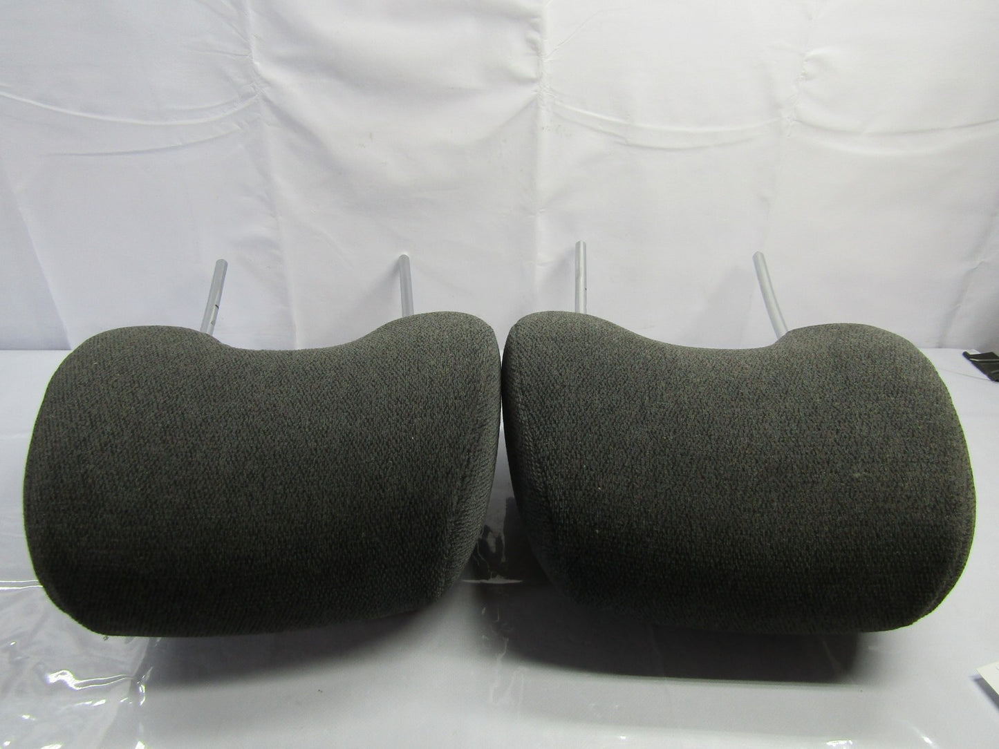 2000-2004 Subaru Outback Front Head Rest Set Gray Cloth OEM