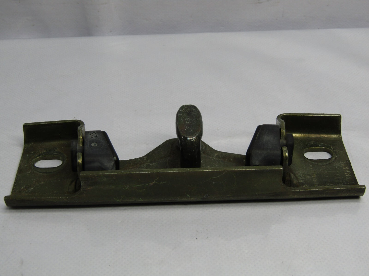 2003-2007 Volvo XC70 Hatch Tailgate Latch Lock Brace Striker Plate OEM
