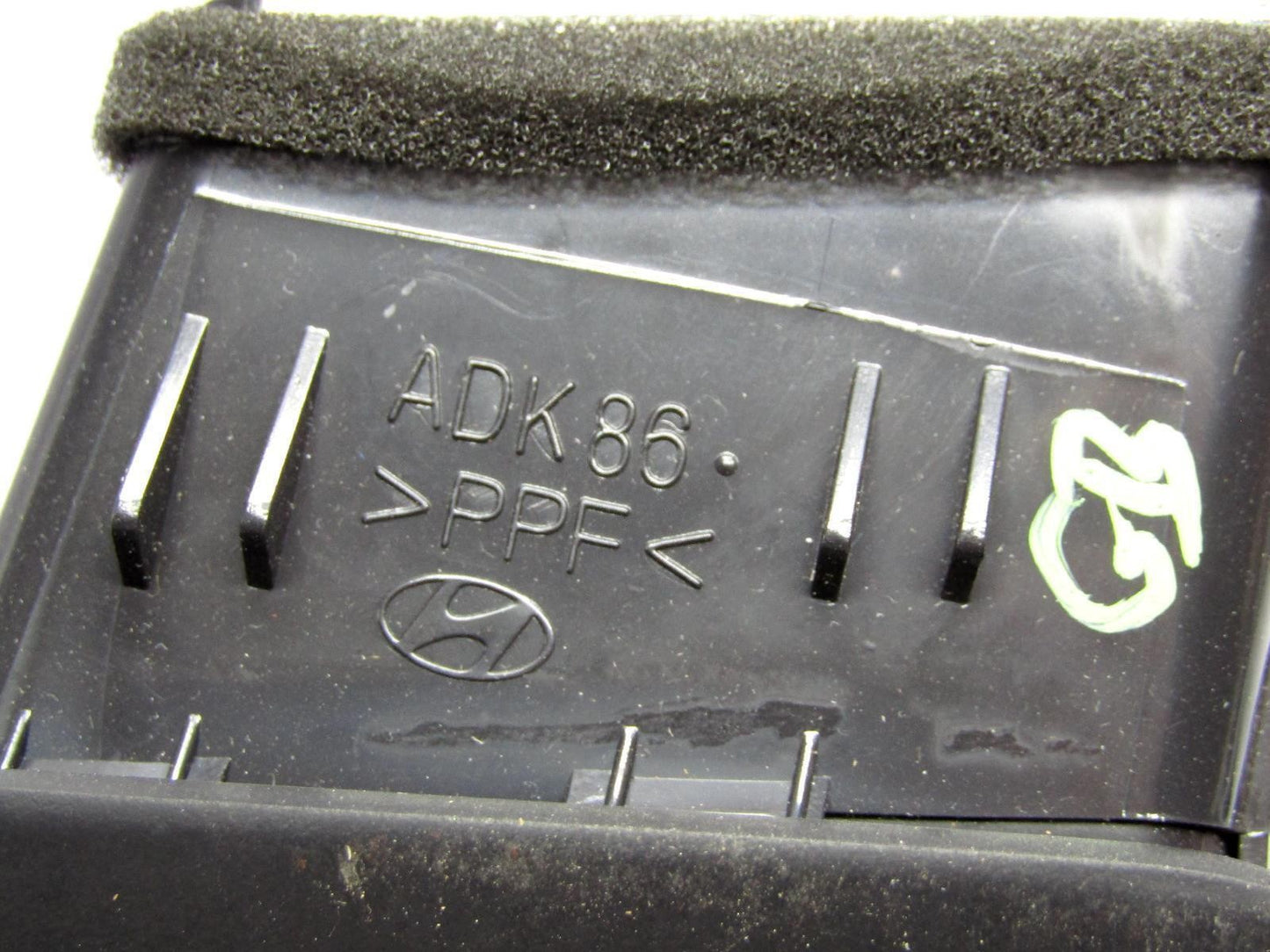 2007-2012 Hyundai Veracruz Front Left Dash AC Air Vent OEM
