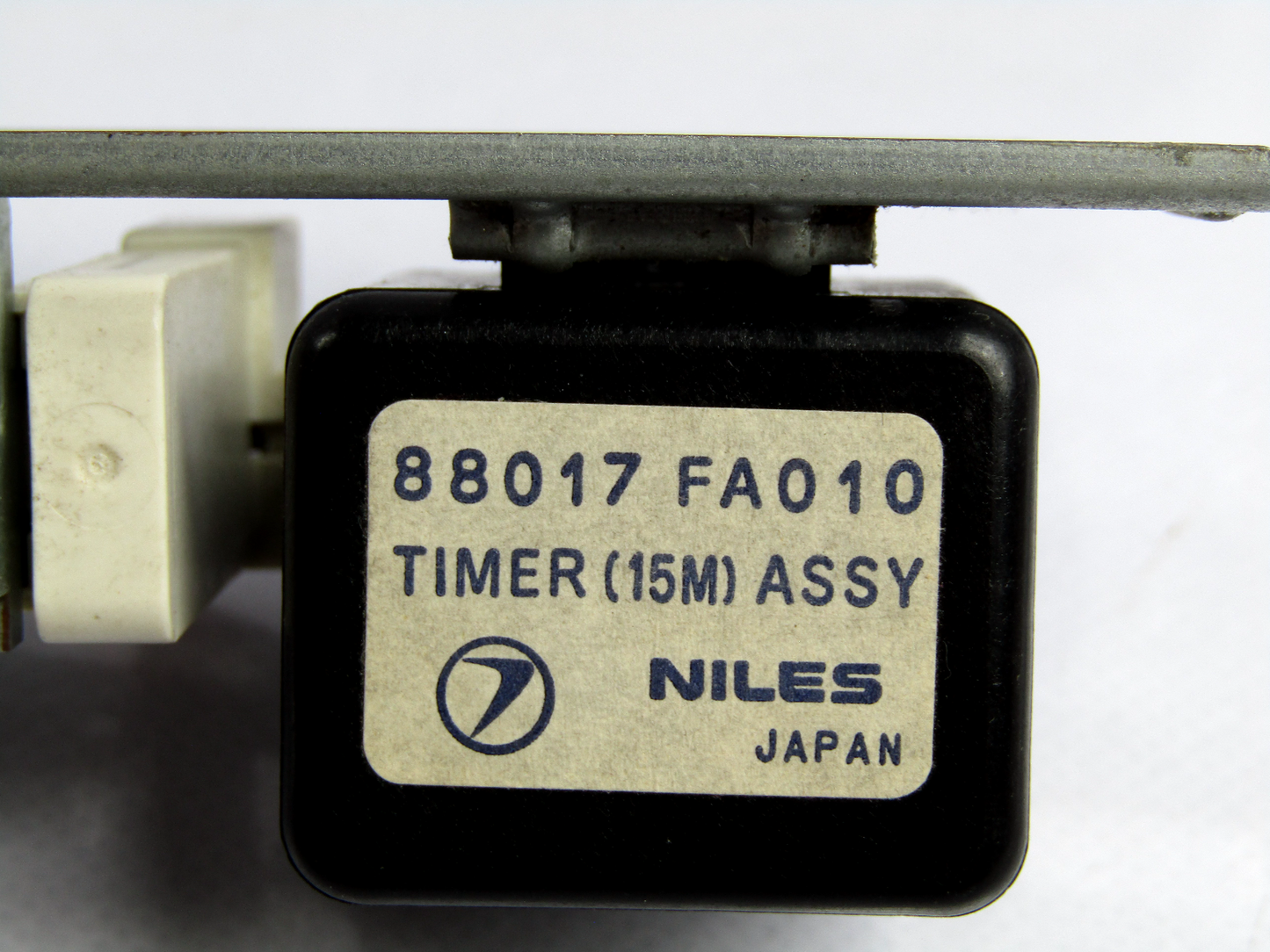 1995-1999 Subaru Legacy Outback Timer Relay Unit 88017FA010 Assembly OEM