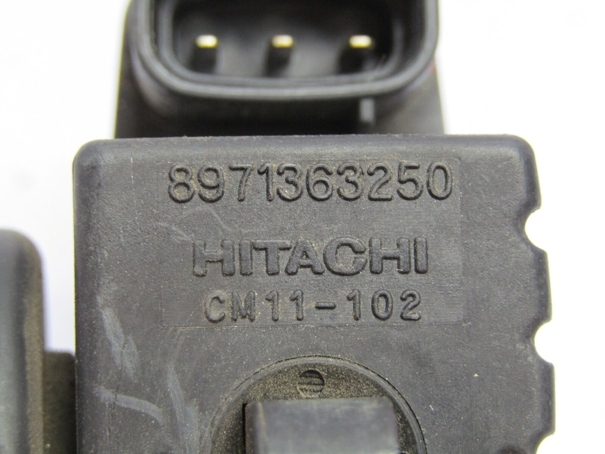 1998-2004 Isuzu Rodeo Ignition Coil Hitachi CM11-102 OEM 8971363250