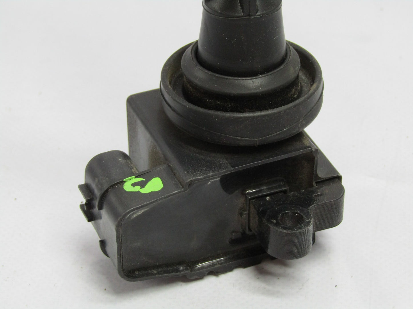 1998-2004 Isuzu Rodeo Ignition Coil 8971363250 Hitachi CM11-102 OEM