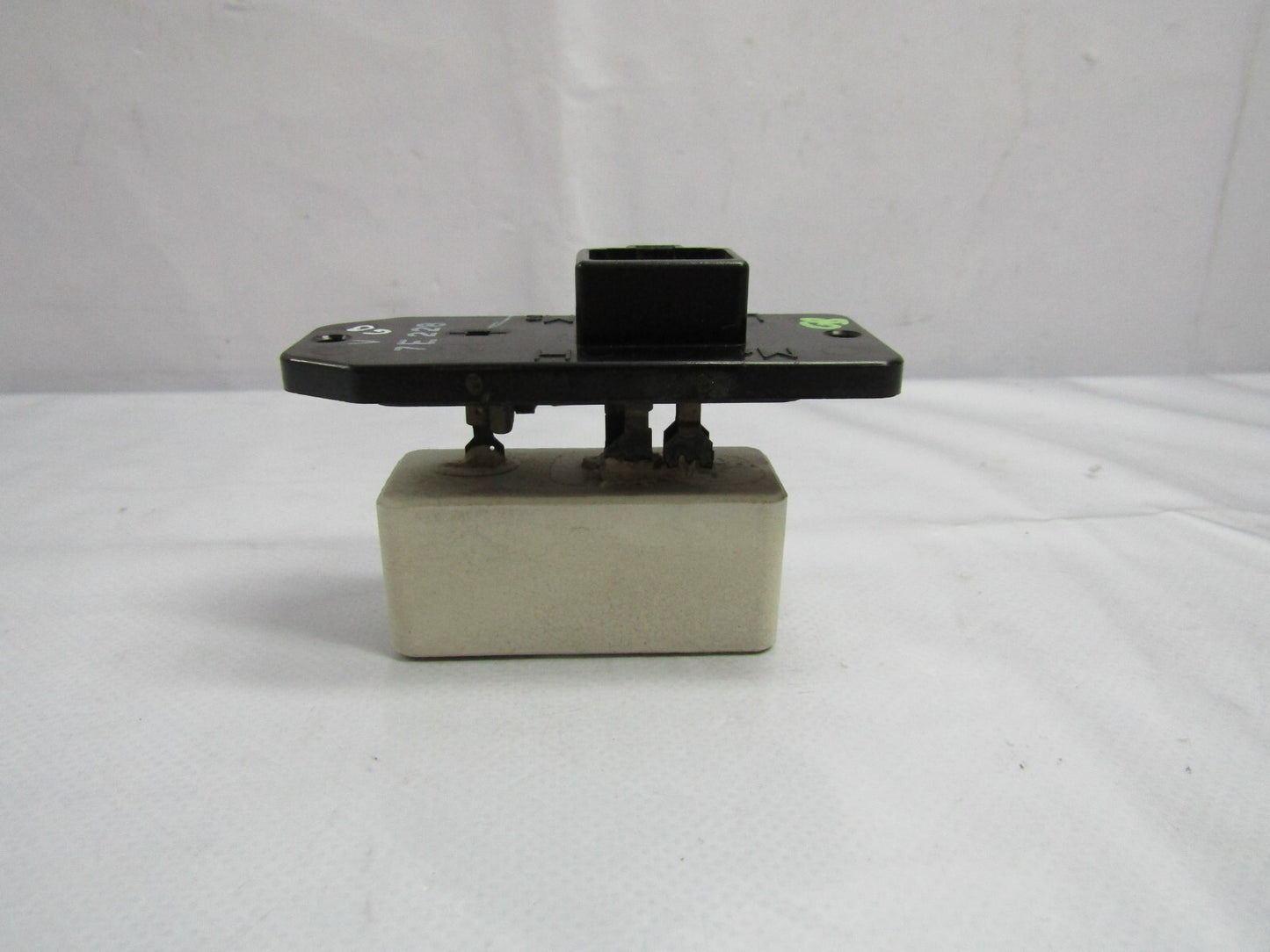 1999-2002 Toyota 4Runner Blower Motor Resistor OEM 87138-35050