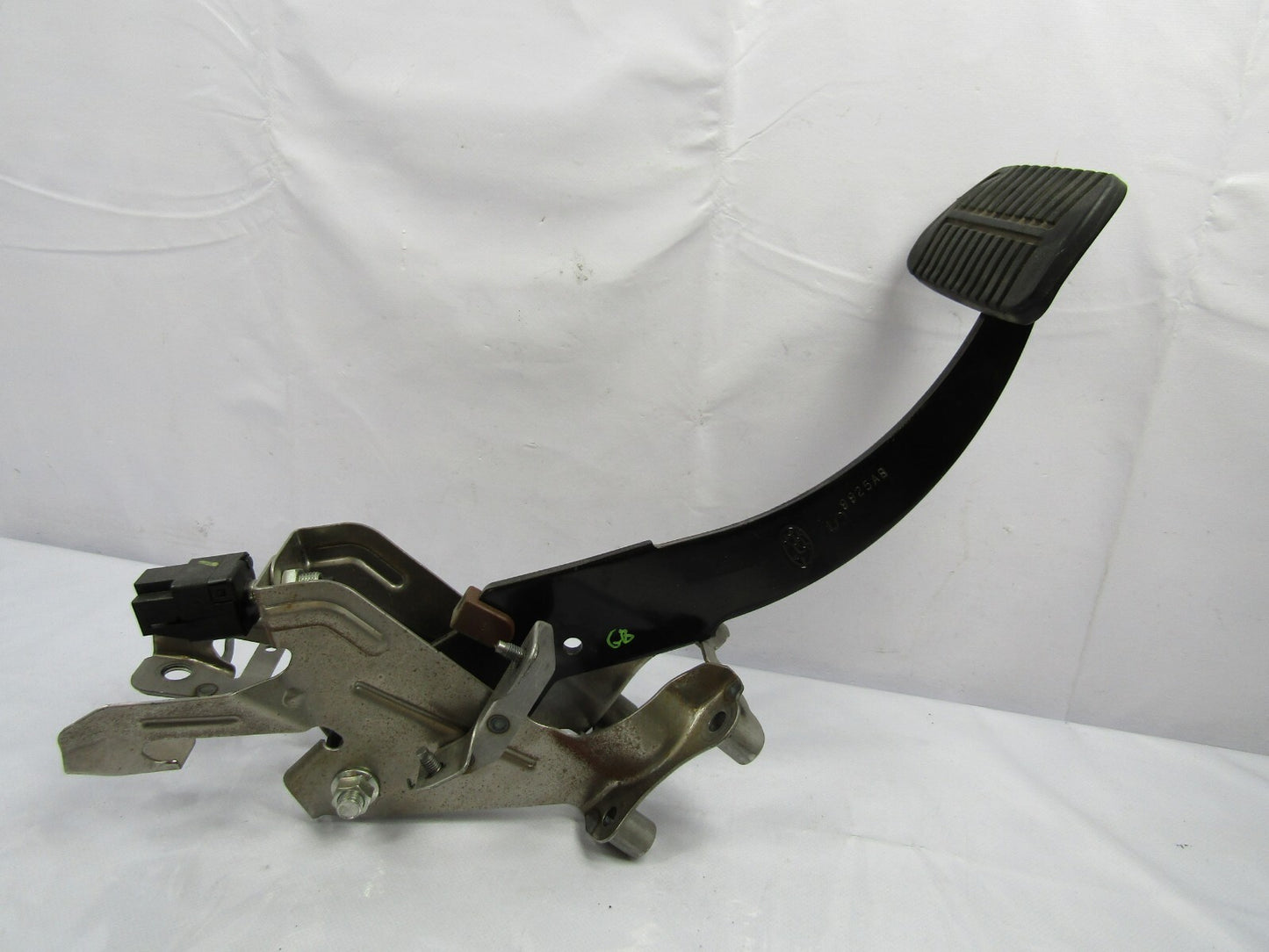 2010-2014 Subaru Outback Legacy Brake Pedal 9925AB Assembly OEM