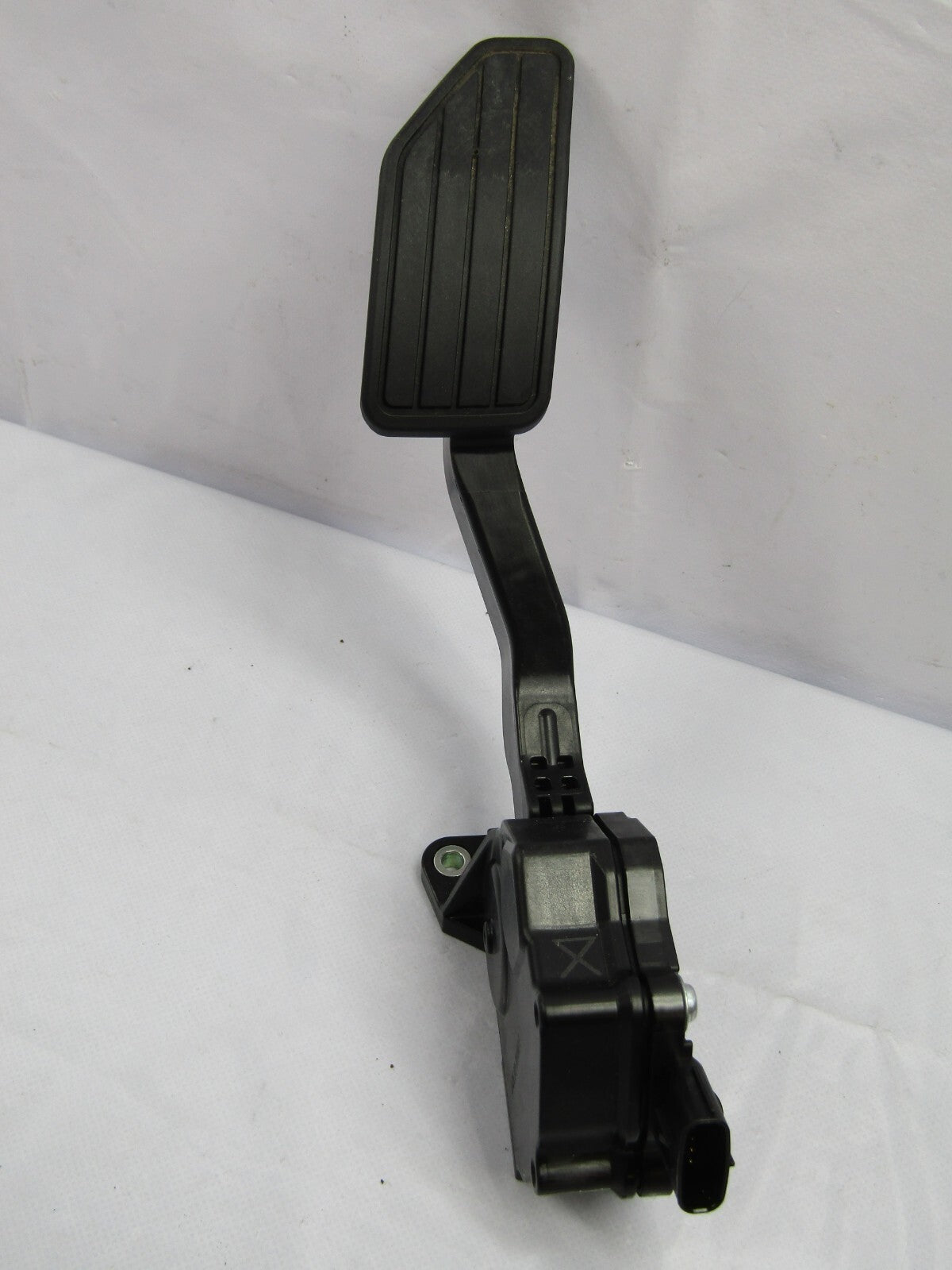 2017-2022 Subaru Impreza Gas Accelerator Pedal 36010FL021 OEM