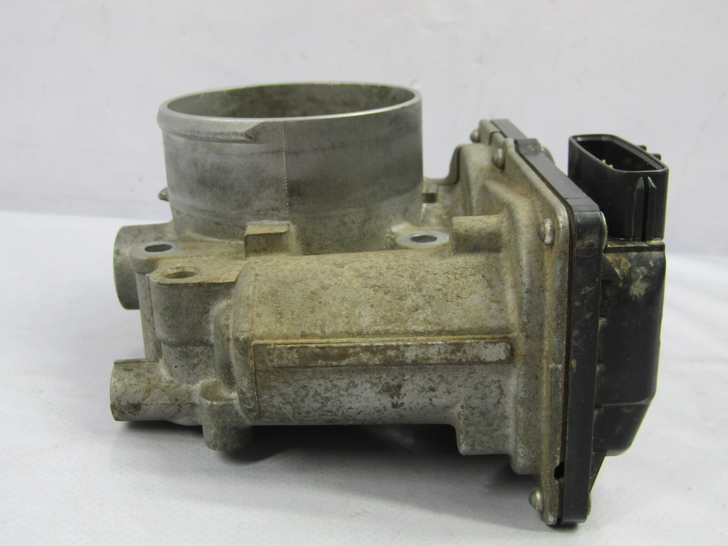 2010-2012 Subaru Outback Throttle Body Throttle Valve 16112AA350 OEM