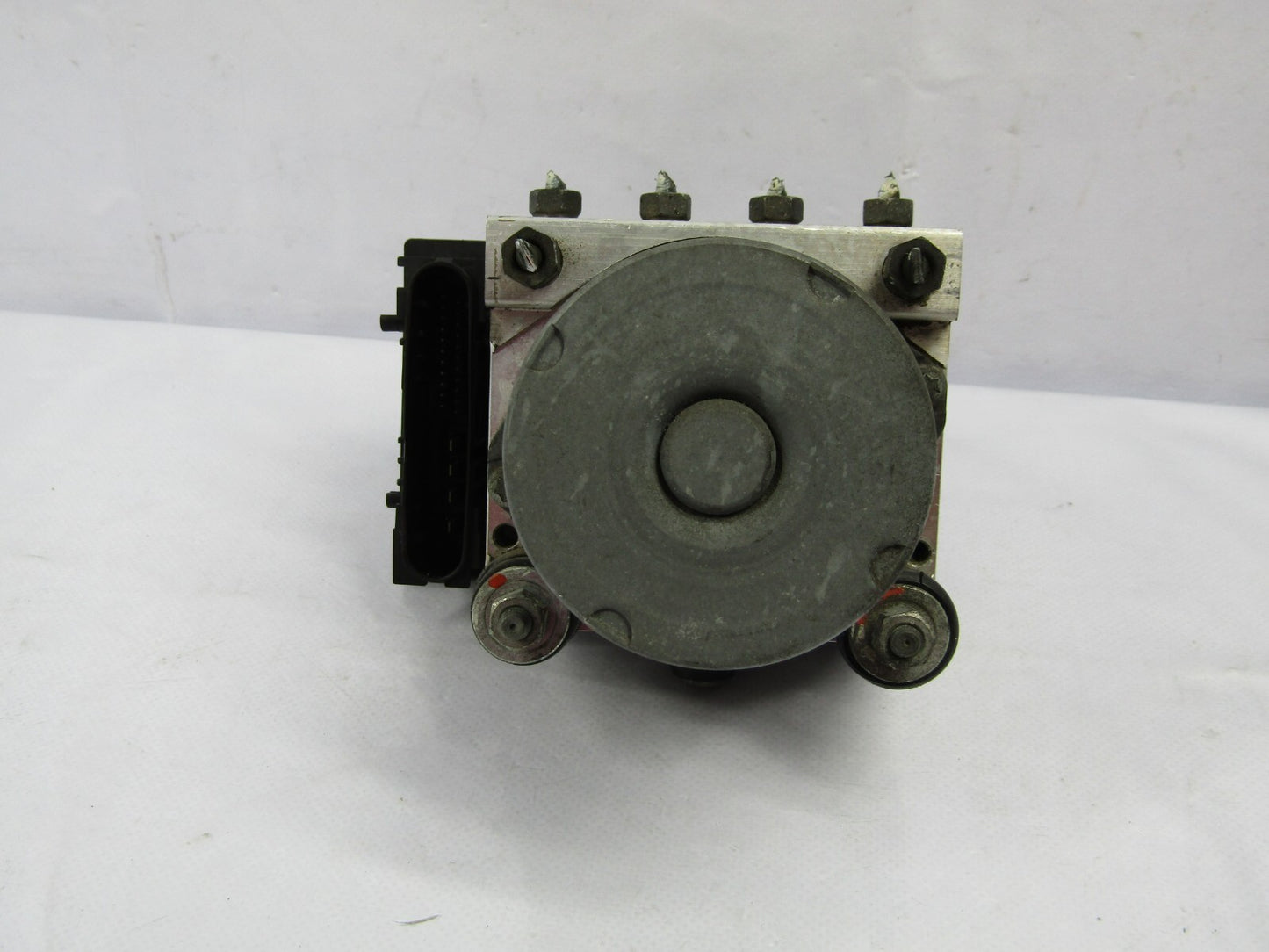 2005-2006 Subaru Outback Anti-Lock Braking System Pump ABS 27534AG02A OEM