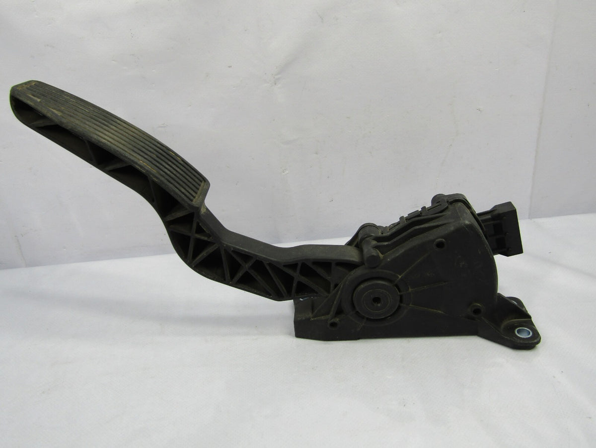 2004-2012 Chevy Colorado Accelerator Gas Pedal Assembly OEM 20844306