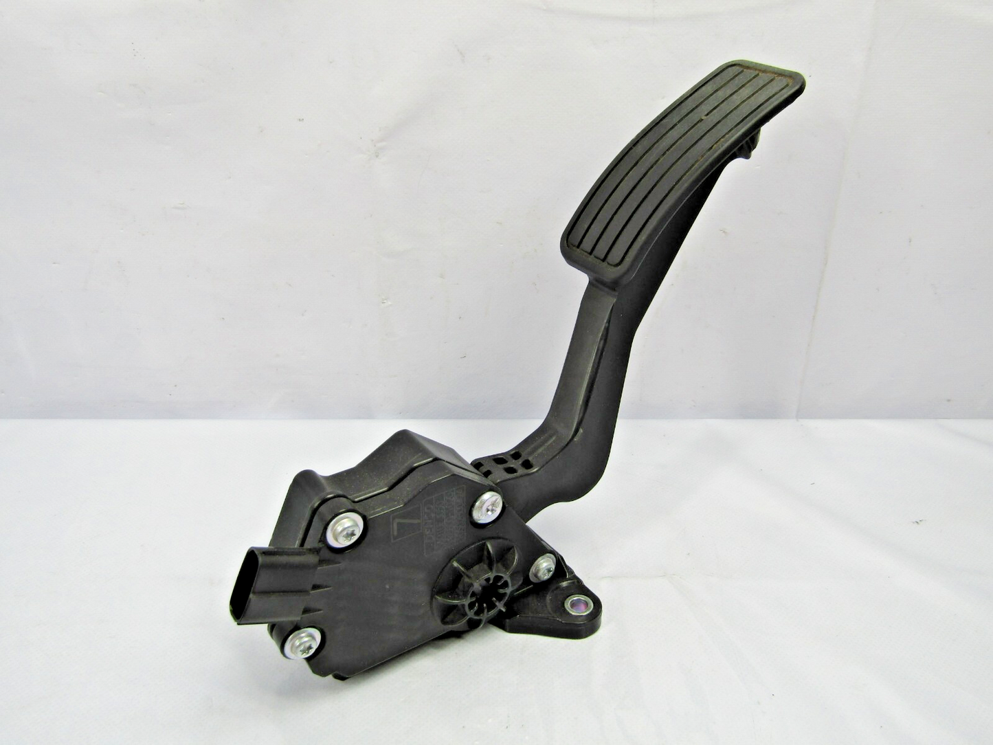 2014-2016 Subaru Impreza Gas Accelerator Pedal 36010FJ050 Assembly OEM