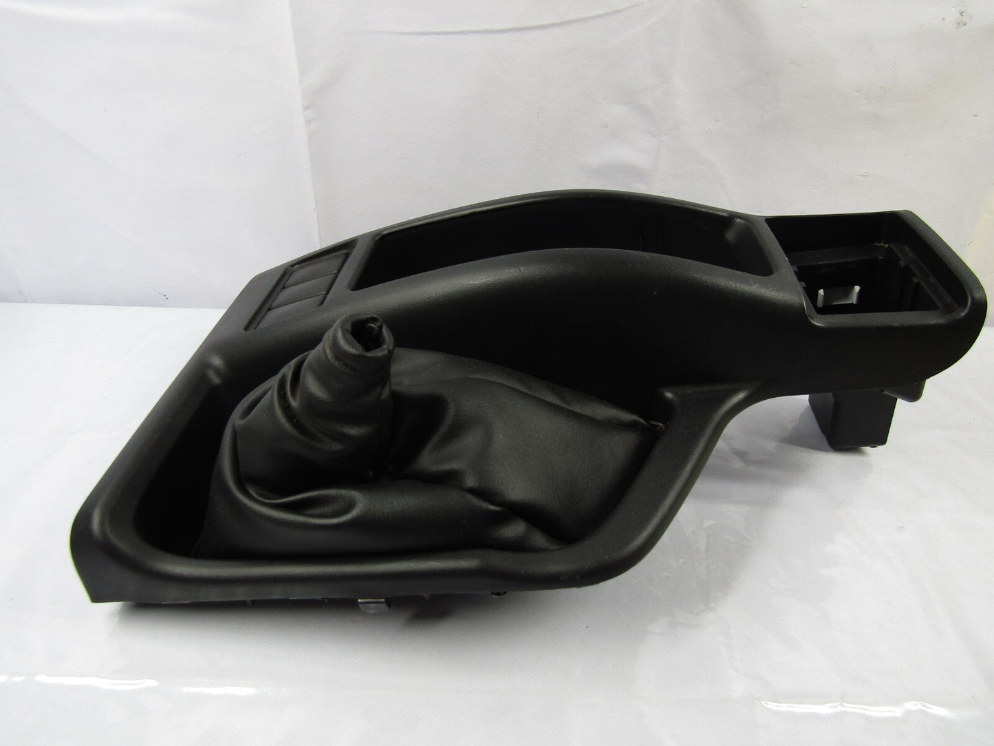 1996-2000 Nissan Pathfinder Shift Drive Black Bezel Assembly Trim OEM