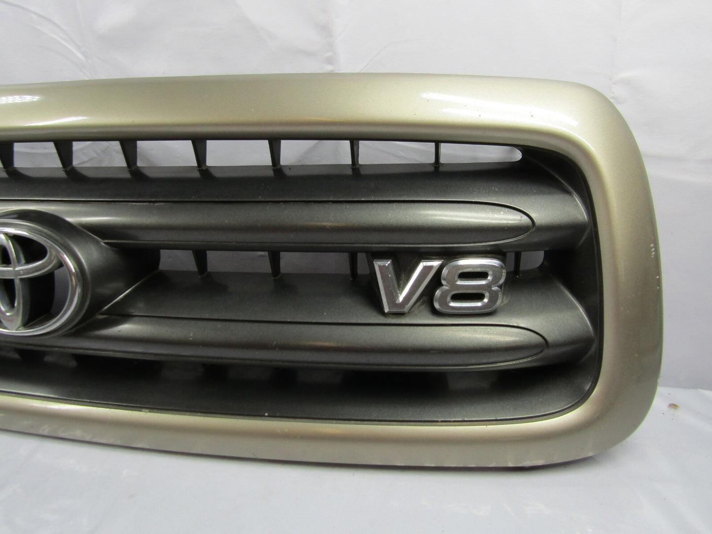 2001-2004 Toyota Sequoia Front Grill Grille Desert Sand Metallic 4Q2 OEM