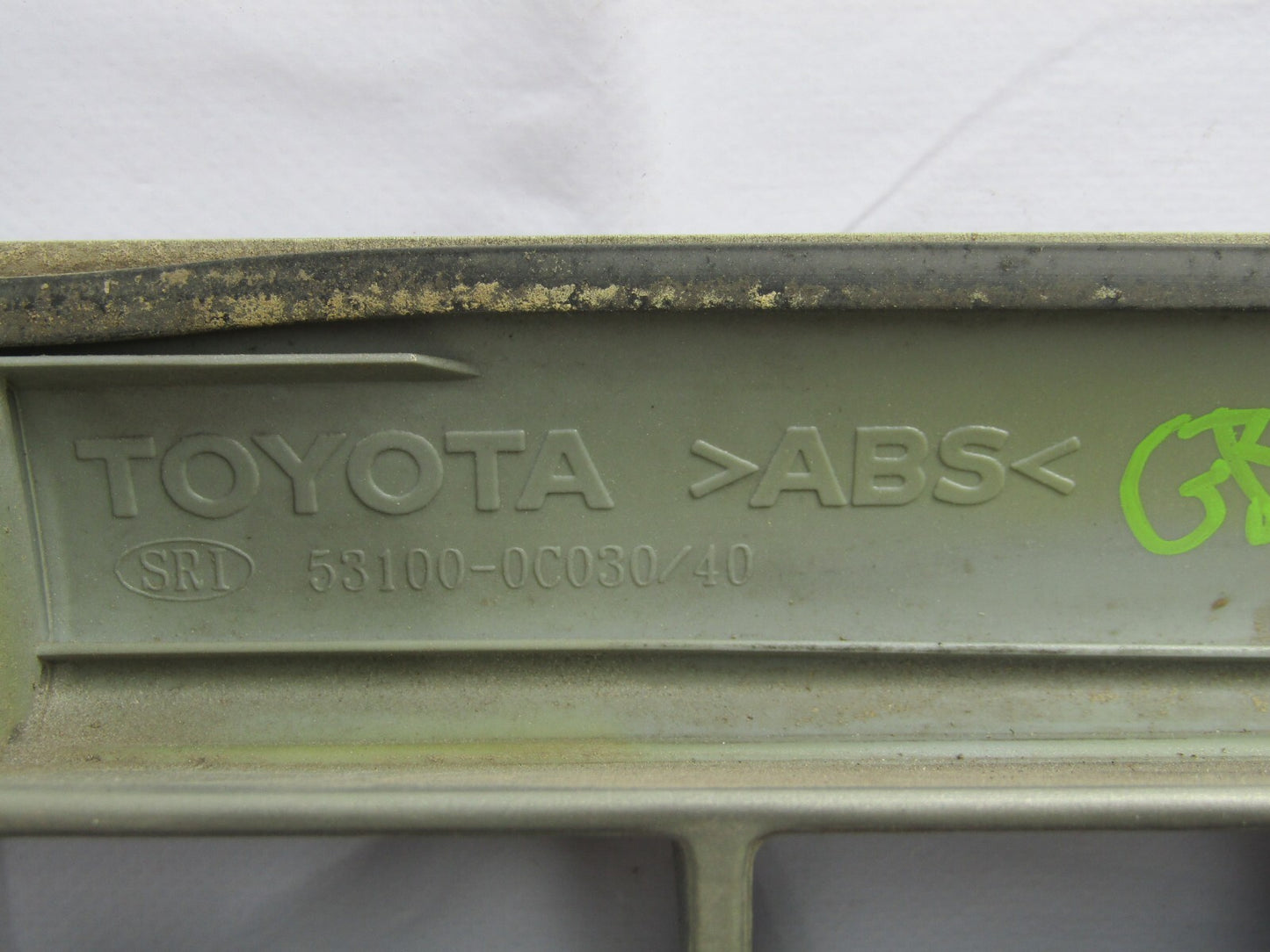 2001-2004 Toyota Sequoia Front Grill Grille Desert Sand Metallic 4Q2 OEM