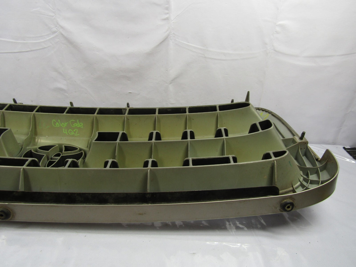 2001-2004 Toyota Sequoia Front Grill Grille Desert Sand Metallic 4Q2 OEM