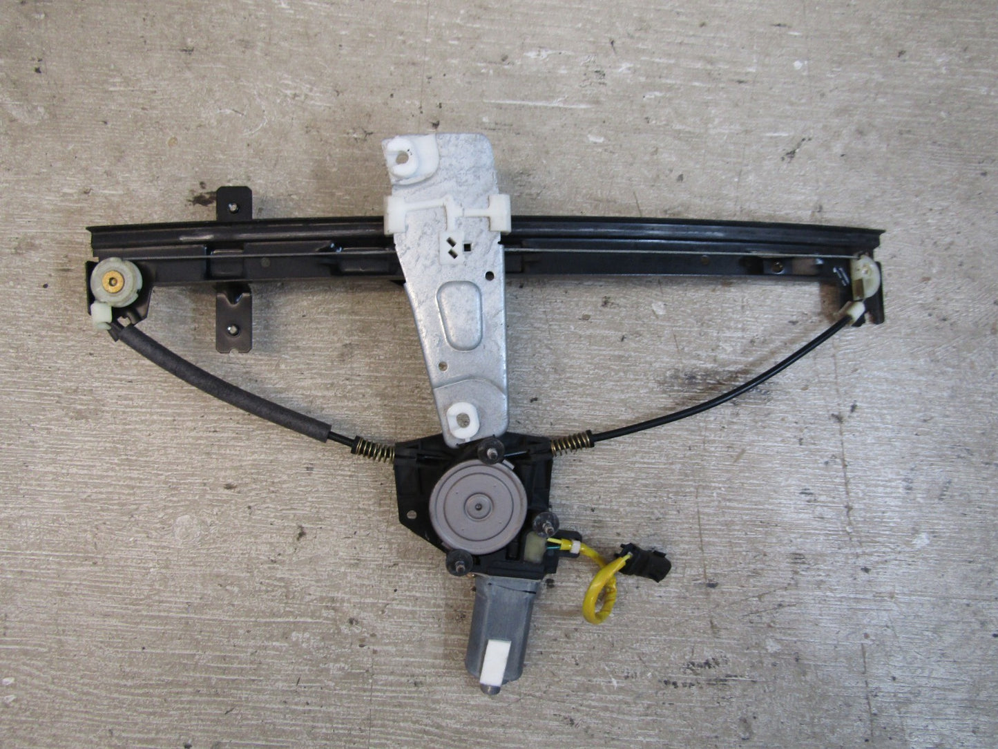 1999-2004 Jeep Grand Cherokee Front Left Window Regulator with Motor OEM