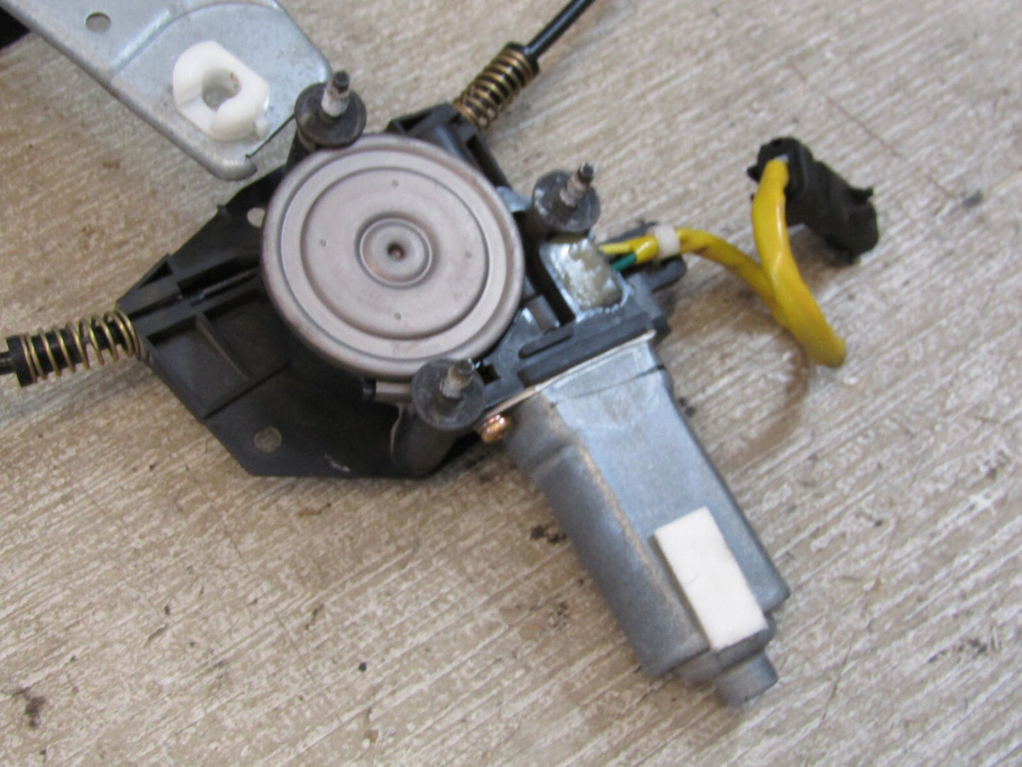 1999-2004 Jeep Grand Cherokee Front Left Window Regulator with Motor OEM