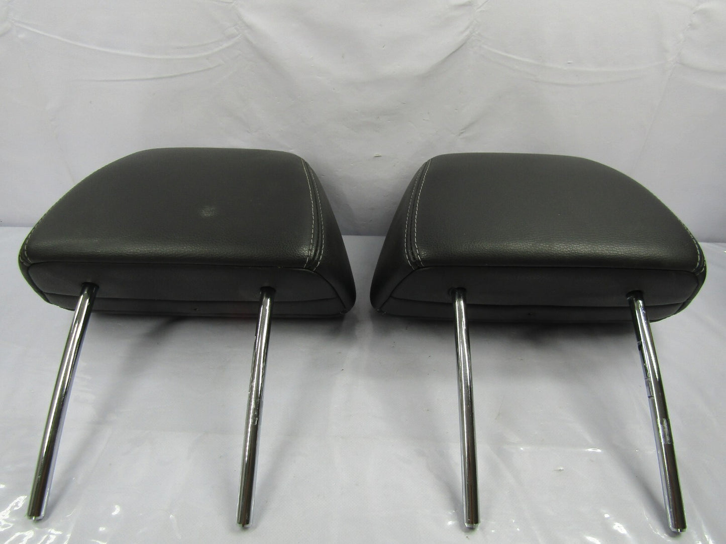 2008-2011 Subaru Tribeca Front Seat Head Rest Headrests Set Leather Black OEM