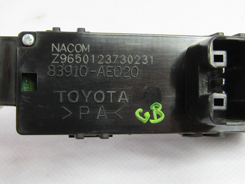2001-2003 Toyota Sienna Clock Digital Front Dashboard Unit 83910AE020 OEM