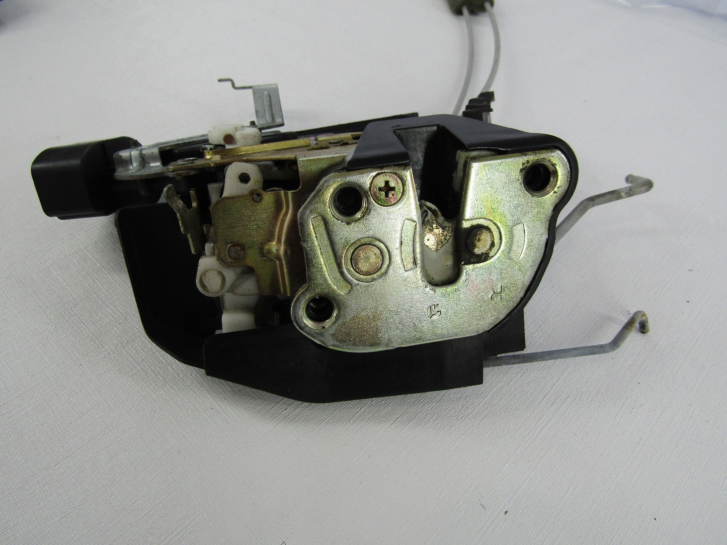 2001-2007 Toyota Sequoia Front Right Door Latch Lock Actuator OEM
