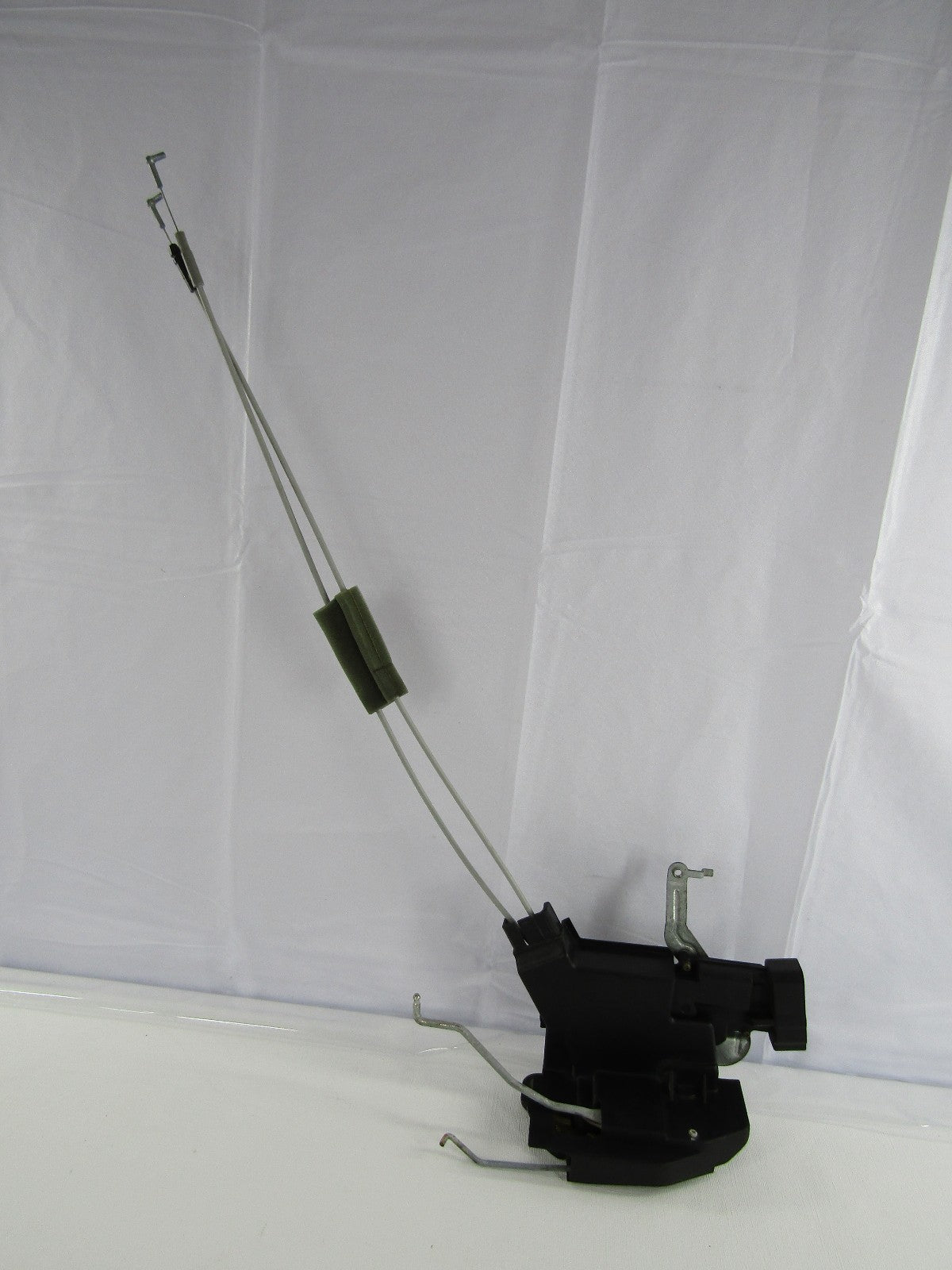 2001-2007 Toyota Sequoia Front Right Door Latch Lock Actuator OEM