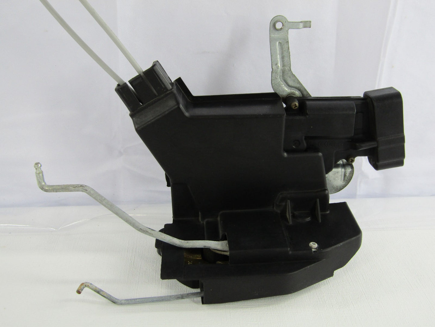 2001-2007 Toyota Sequoia Front Right Door Latch Lock Actuator OEM