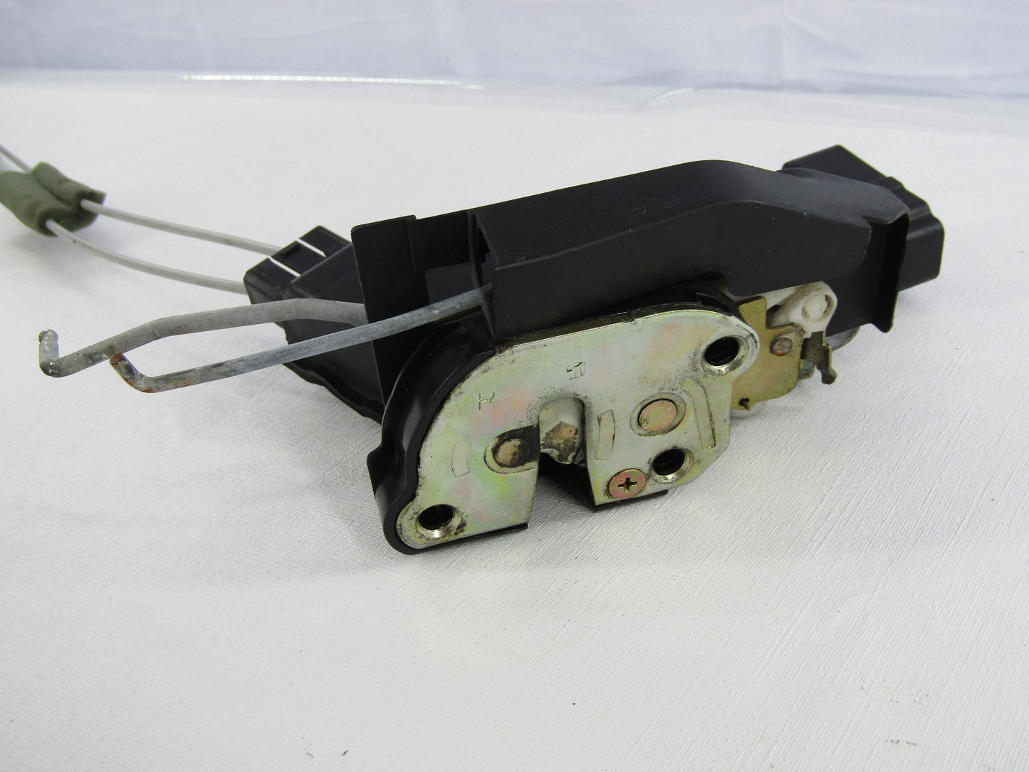 2001-2007 Toyota Sequoia Front Right Door Latch Lock Actuator OEM