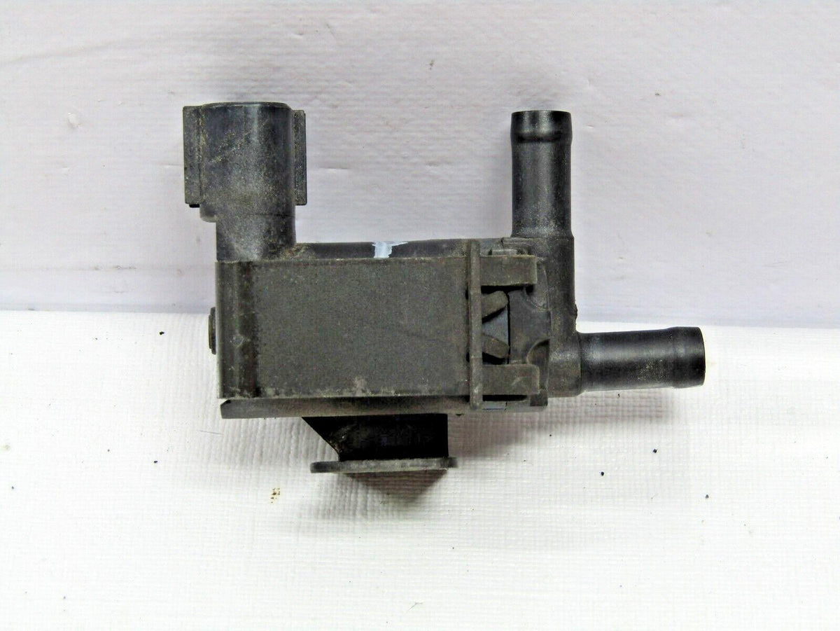 2001-2007 Toyota Highlander Vacuum Switching Valve Assy OEM 25860-28010