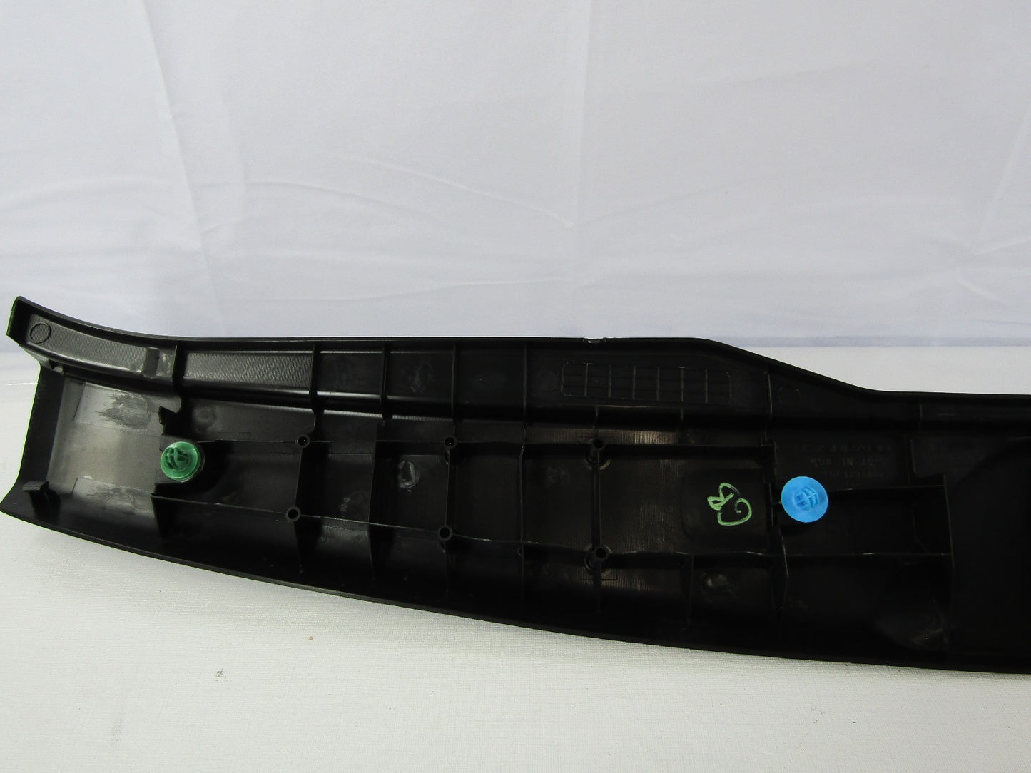 2014-2018 Subaru Forester Rear Hatch Sill Scuff Plate Latch Trim OEM