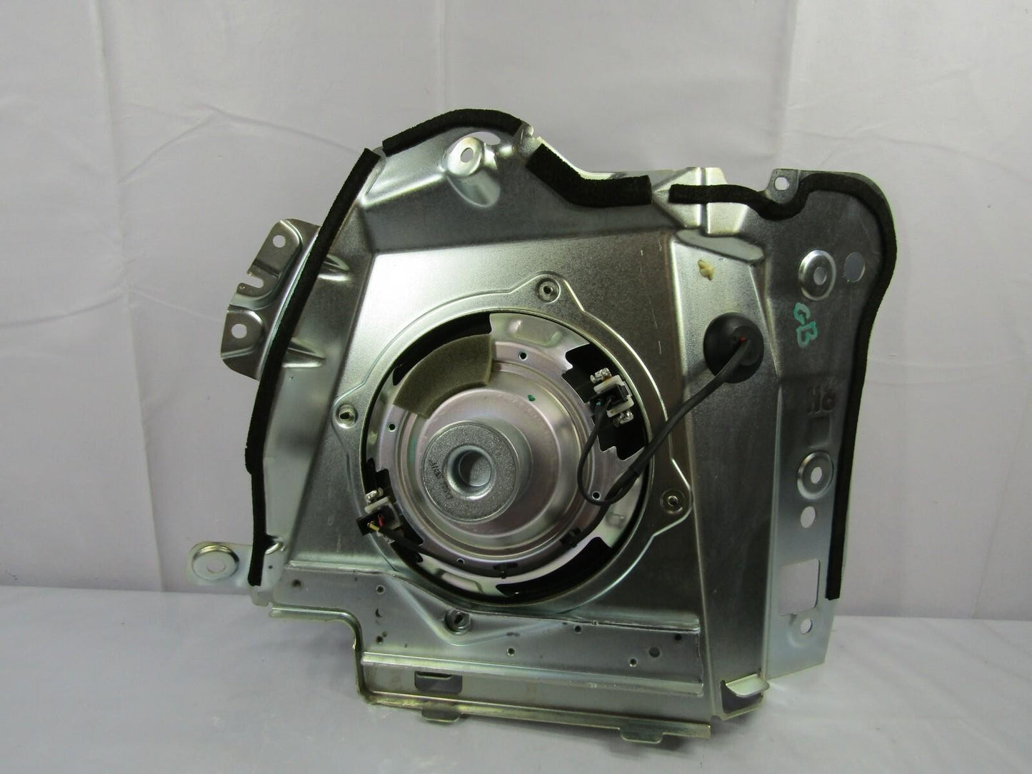 2010-2014 Subaru Outback Harman Kardon Subwoofer Speaker Assembly OEM