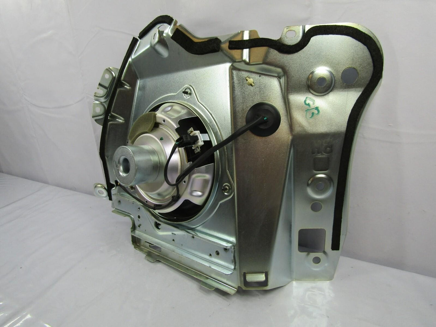 2010-2014 Subaru Outback Harman Kardon Subwoofer Speaker Assembly OEM