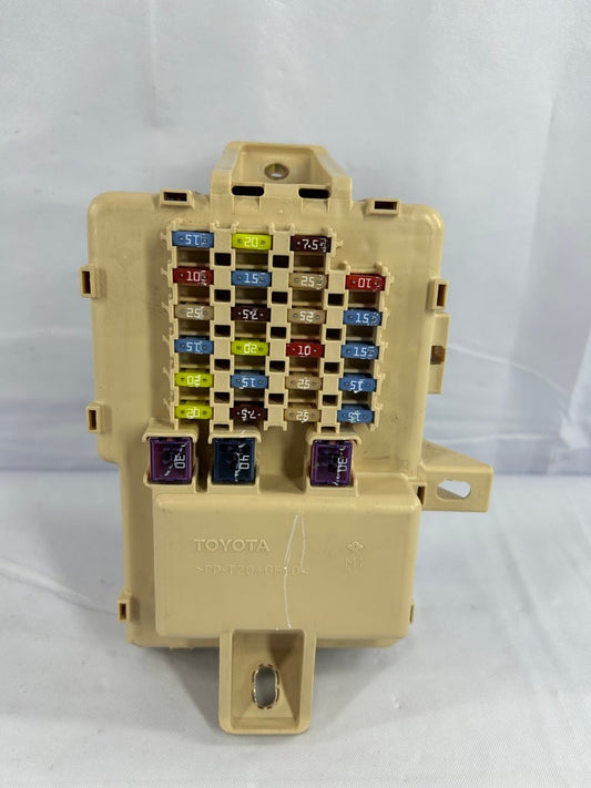 2004-2006 Toyota Tundra Fuse Junction Box 82730-0C032 OEM