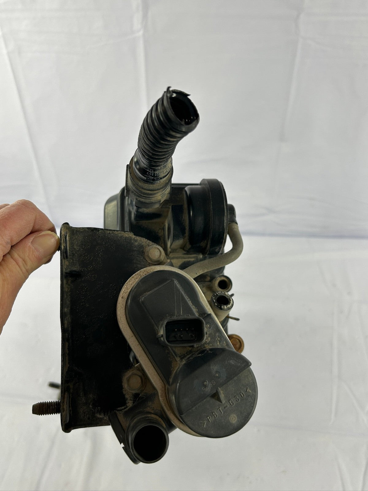 2000-2006 Toyota Tundra Vapor Canister 777300C020 OEM