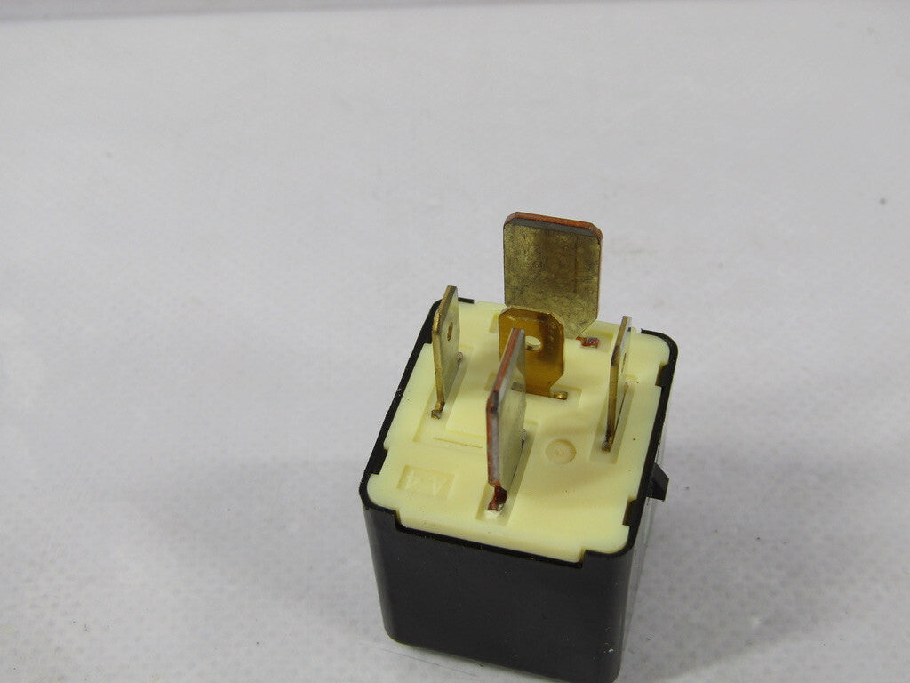 2001-2007 Toyota Sequoia Denso Relay 12V 90987-04006 OEM