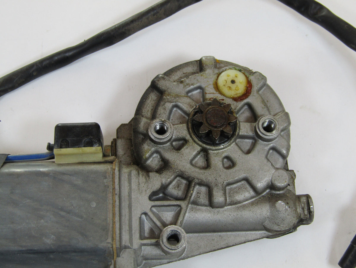 1994-1995 Land Rover Discovery Right Front Power Window Motor OEM 680-155807-000
