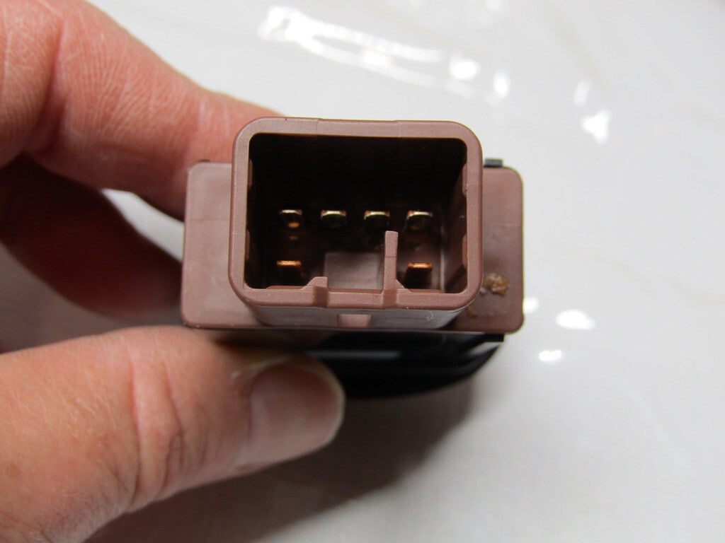 2001-2007 Toyota Sequoia 2000-2006 Tundra Right Heated Seat Switch