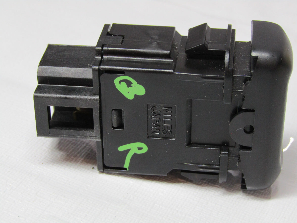 1998-1999 Subaru Legacy Outback Right Seat Heater Warmer Switch OEM 83075FA001