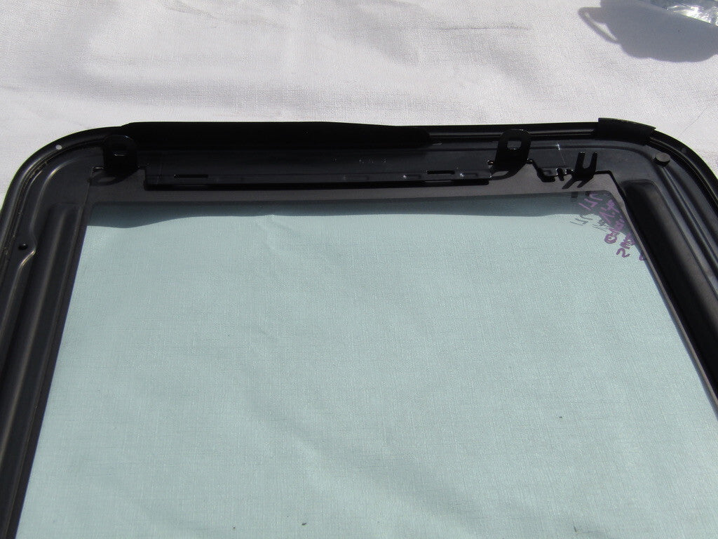 2006-2013 Suzuki Grand Vitara Sunroof Glass Factory OEM 78711-65J00