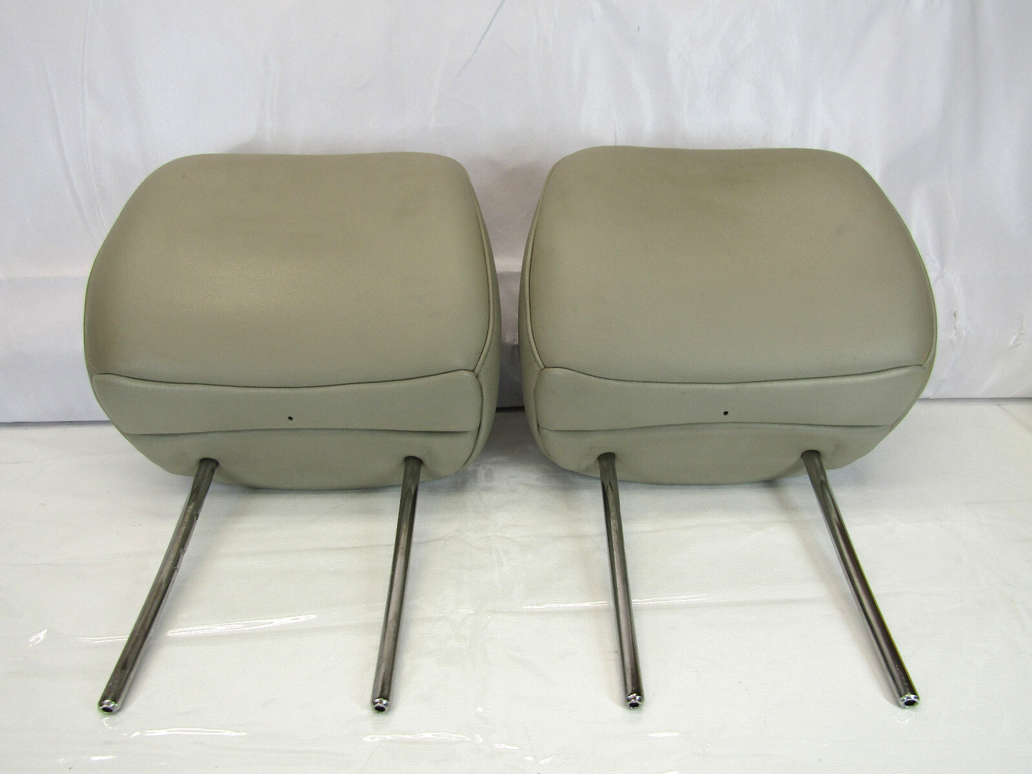 2005-2009 Subaru Outback Front Seat Head Rests Headrests Pair Tan Leather OEM