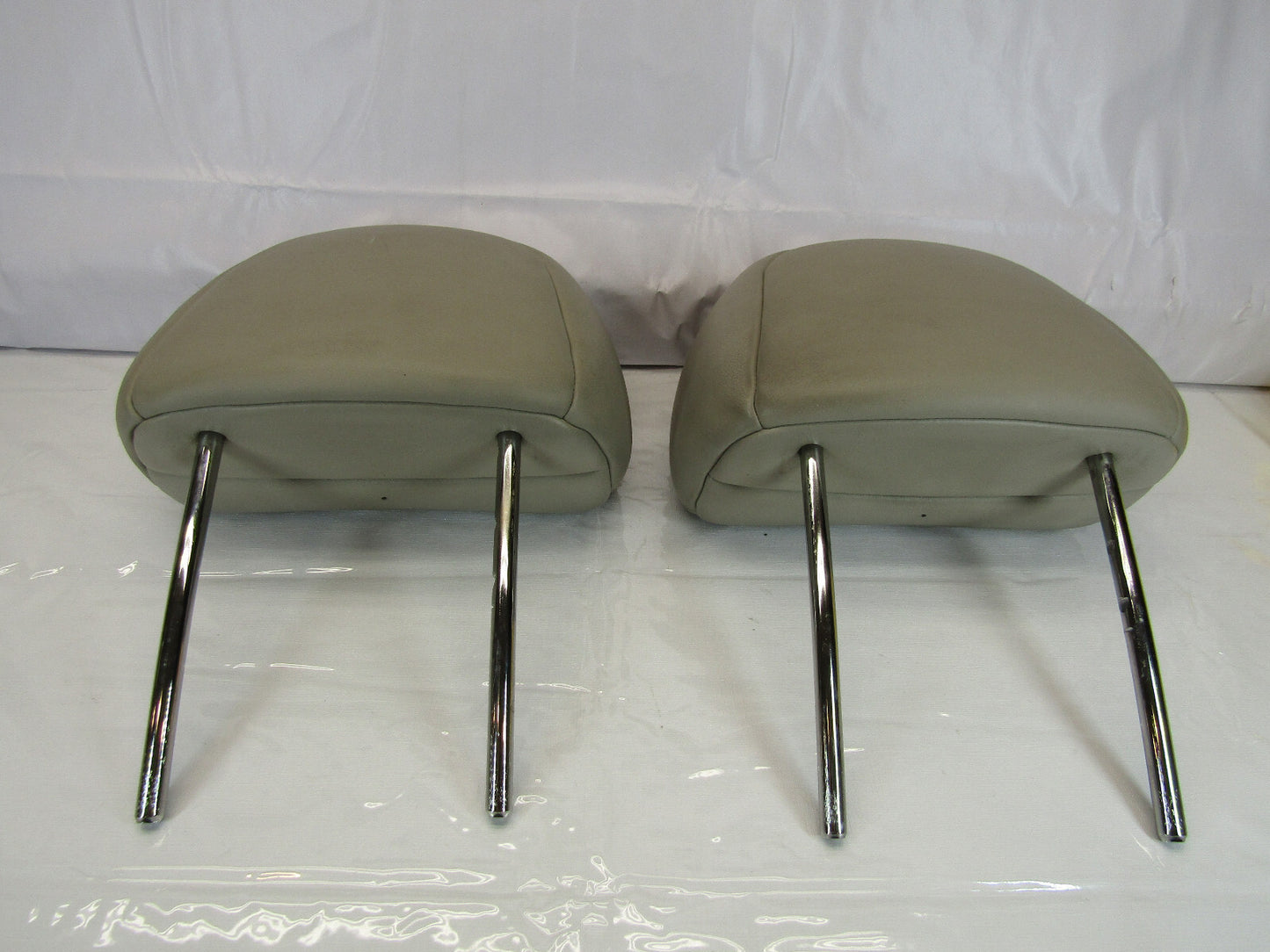 2005-2009 Subaru Outback Front Seat Head Rests Headrests Pair Tan Leather OEM