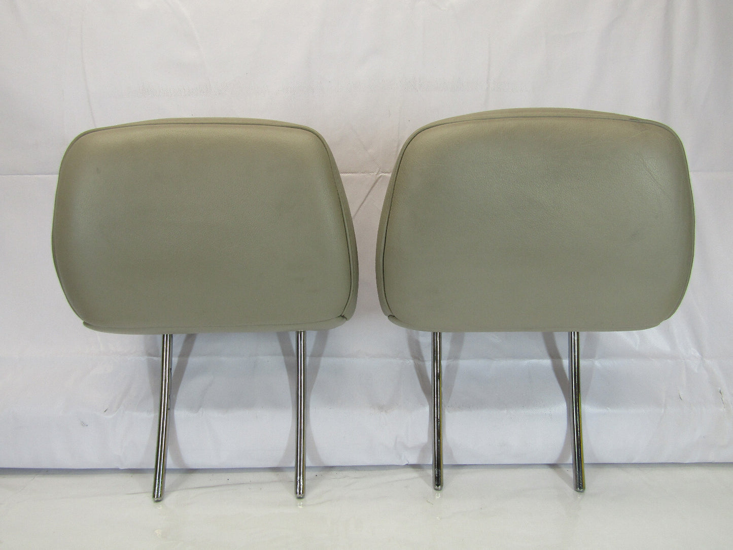 2005-2009 Subaru Outback Front Seat Head Rests Headrests Pair Tan Leather OEM