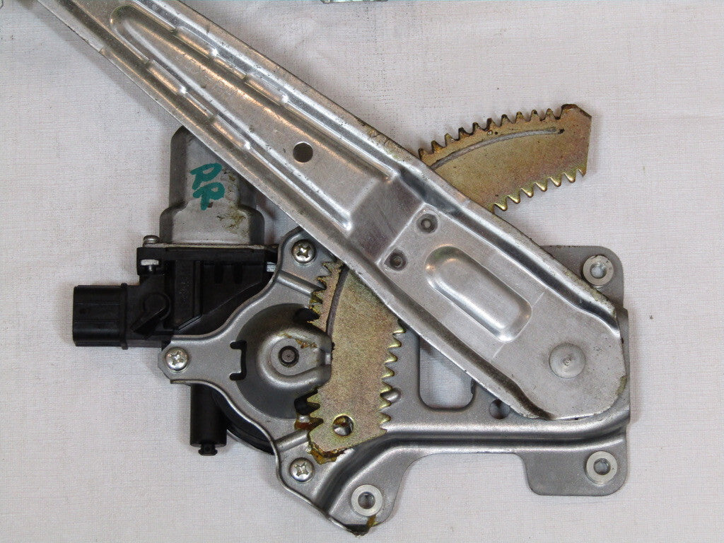 2007-2012 Mitsubishi Outlander Right Rear Window Regulator & Motor OEM