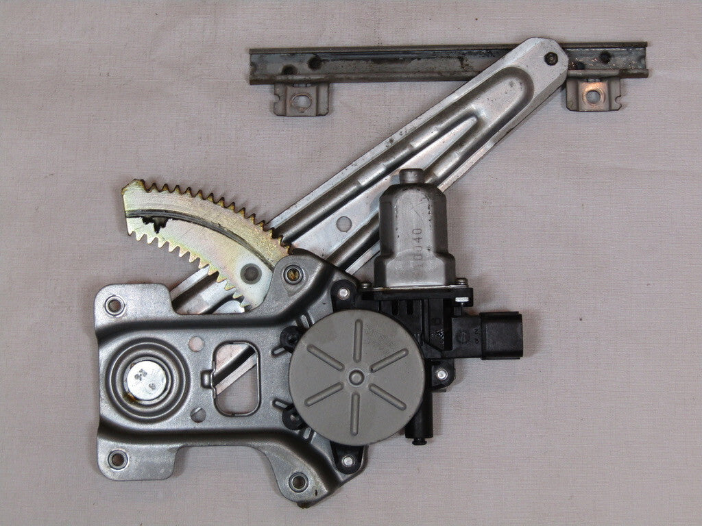 2007-2012 Mitsubishi Outlander Right Rear Window Regulator & Motor OEM