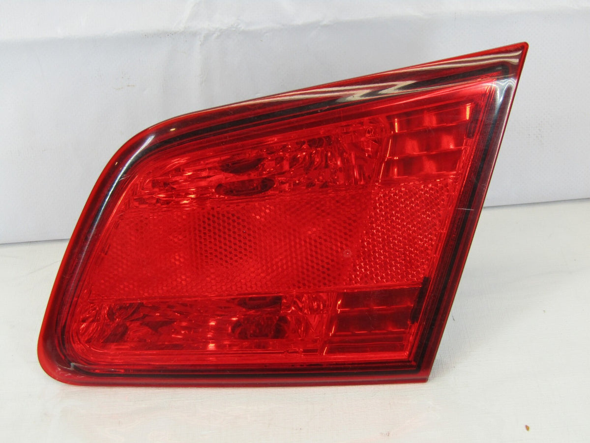 2010-14 Subaru Legacy Sedan Rear Right Inner Tail Light Assembly OEM 84912AJ02A