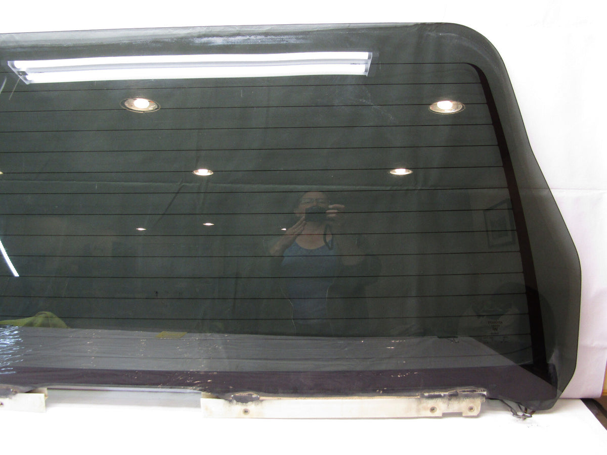 2001-2007 Toyota Sequoia Rear Hatch Tailgate Back Glass Window Tinted 681500C012