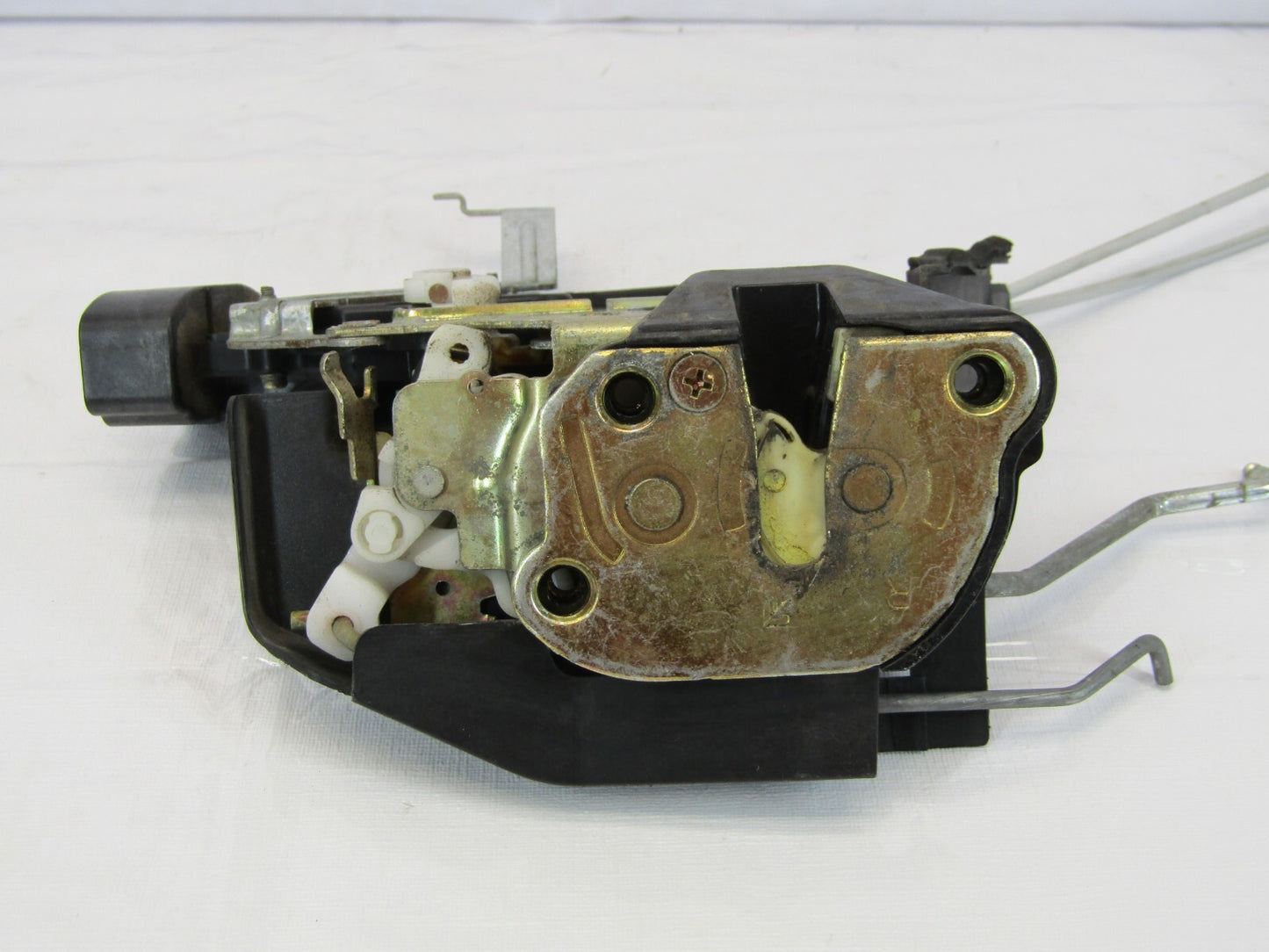 2001-2007 Toyota Sequoia Front Right Door Latch Lock Actuator OEM